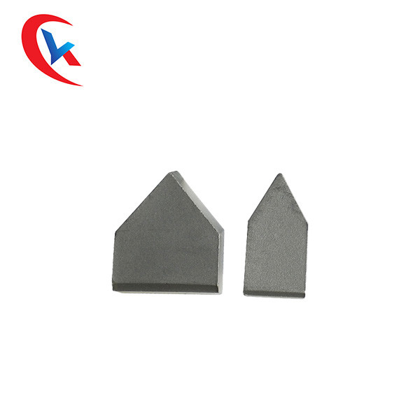 เครื่องมือปลายกลึงทังสเตนคาร์ไบด์สีเทาเข้มสวมต้านทานชิ้นส่วนสึกหรอทังสเตนคาร์ไบด์แบบกำหนดเอง